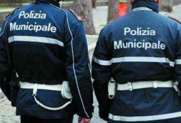 GAETA: IL COMUNE CHIUDE IL COMANDO DELLA POLIZIA LOCALE E IL PALAZZO MUNICIPALE
