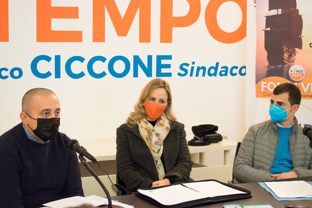 USURA, SOVRA INDEBITAMENTO, LUDOPATIA: FONDI VERA PROPONE L'ISTITUZIONE DI UNO SPORTELLO PER I CITTADINI E LE IMPRESE