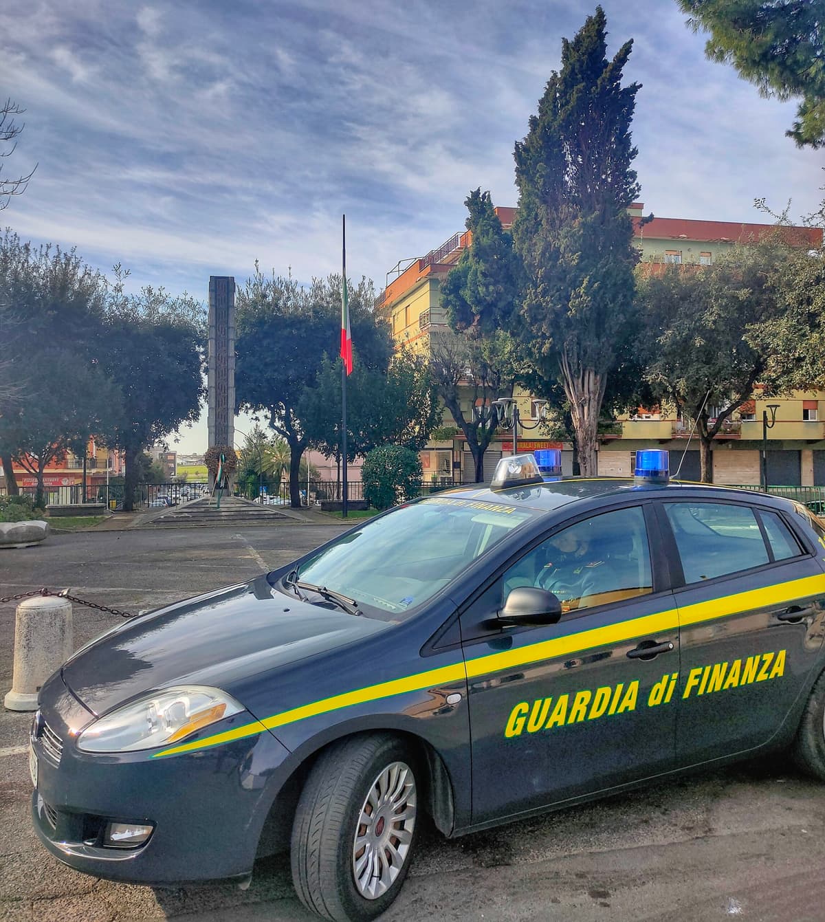 GUARDIA DI FINANZA: ARRESTO DI UCRAINO PER SPACCIO DI COCAINA, DOPO INSEGUIMENTO