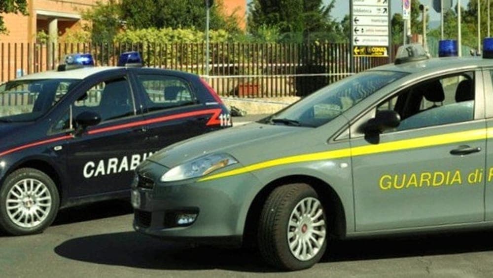 Guardia di Finanza e Carabinieri di Formia: operazione congiunta di contrasto al traffico di stupefacenti sull’isola di Ponza. Perquisizioni, sequestri e misure restrittive nei confronti di 4 soggetti.