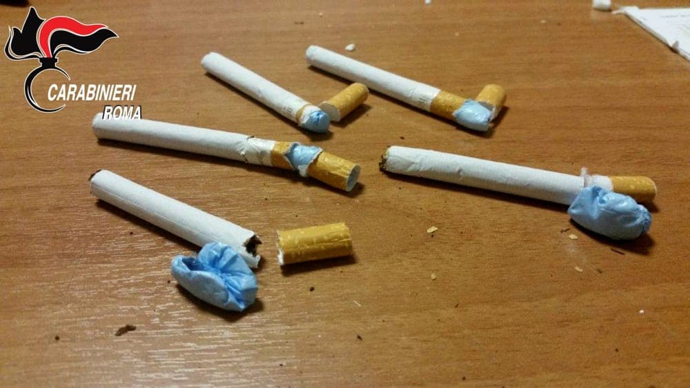 Scauri, droga nascosta tra le sigarette, sequestrata dai Carabinieri