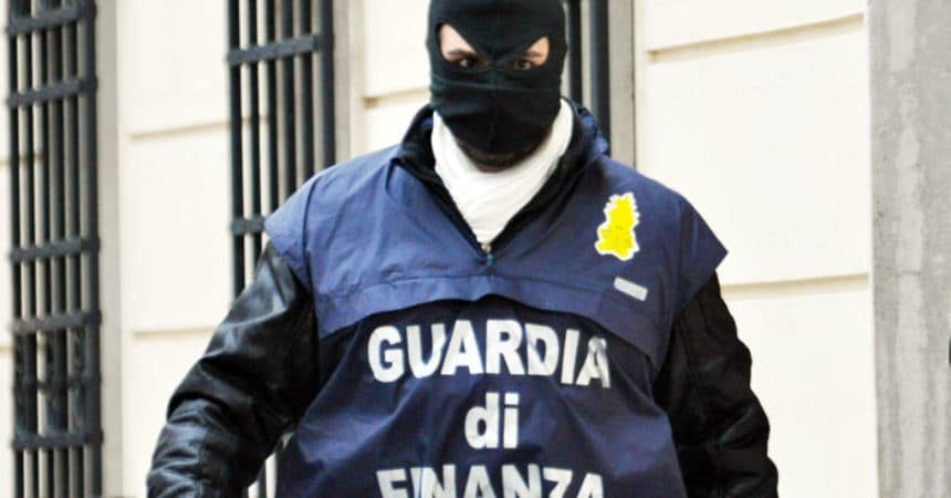 Golfo di Gaeta: il parlamentare Trano invita Fiamme Gialle e Ministro Lamorgese a intervenire contro il malaffare