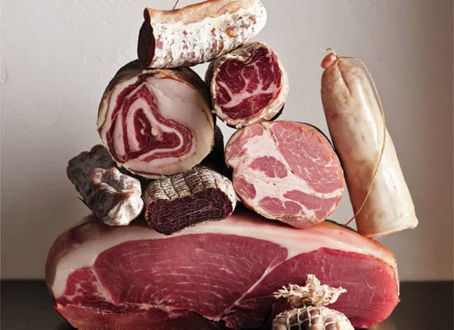Correlazione tra il consumo di carne lavorata e l'insorgenza di tumori colon - retto