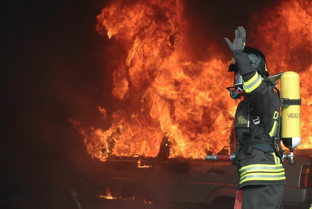 Dati istat, il 92,2% degli italiani ripone fiducia sui vigili del fuoco