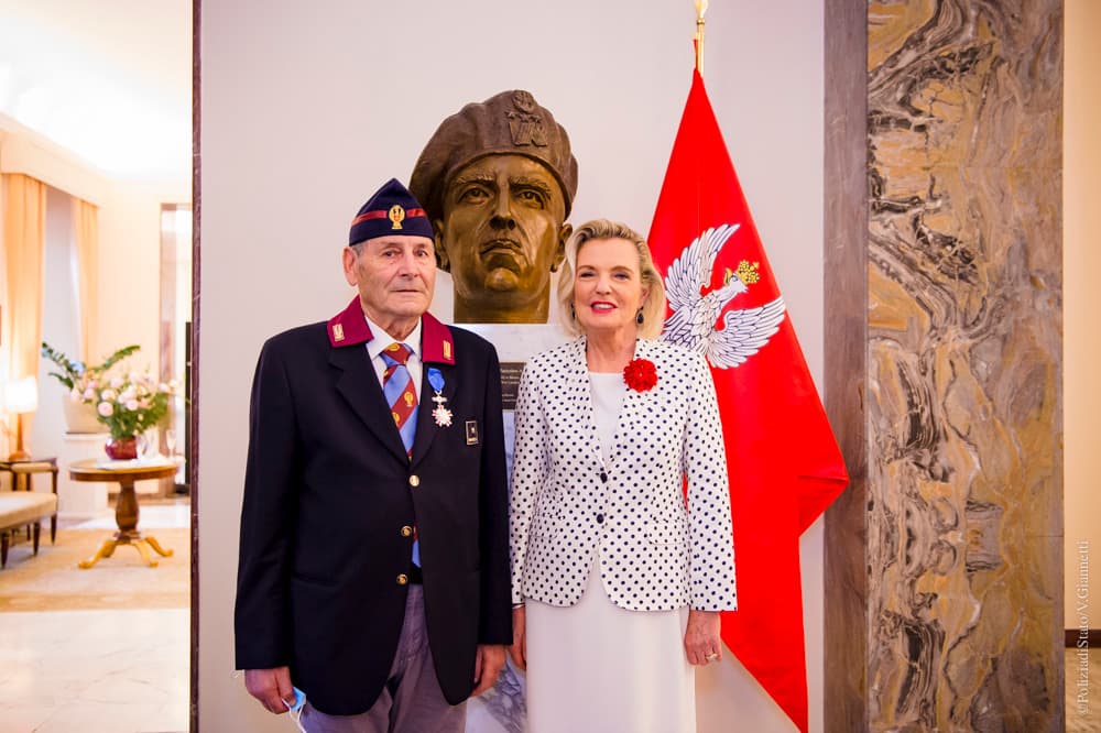 Polonia conferisce la Croce di Cavaliere al Merito all'ispettore superiore pontino Giuseppe Mura