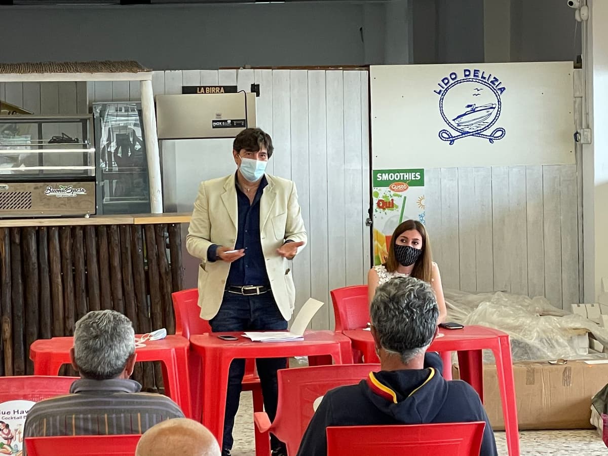 Minturno: il candidato sindaco Pino D'Amici incontra i titolari degli stabilimenti balneari