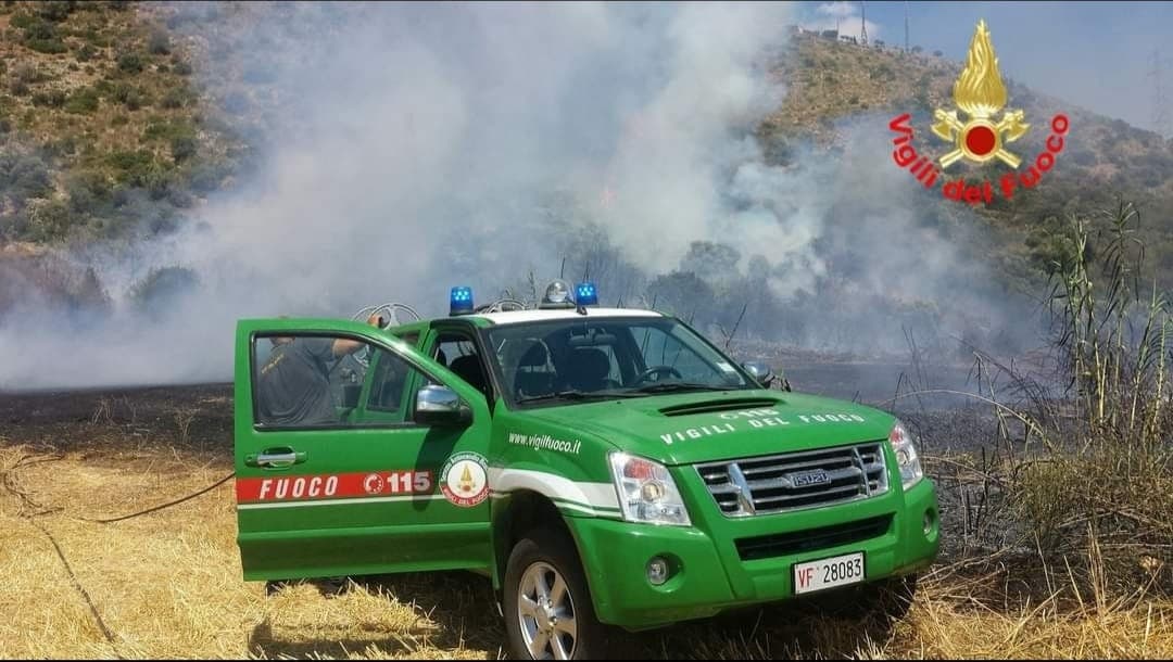 Incendio a Spigno Saturnia intervengono i Vigili del Fuoco di Castelforte