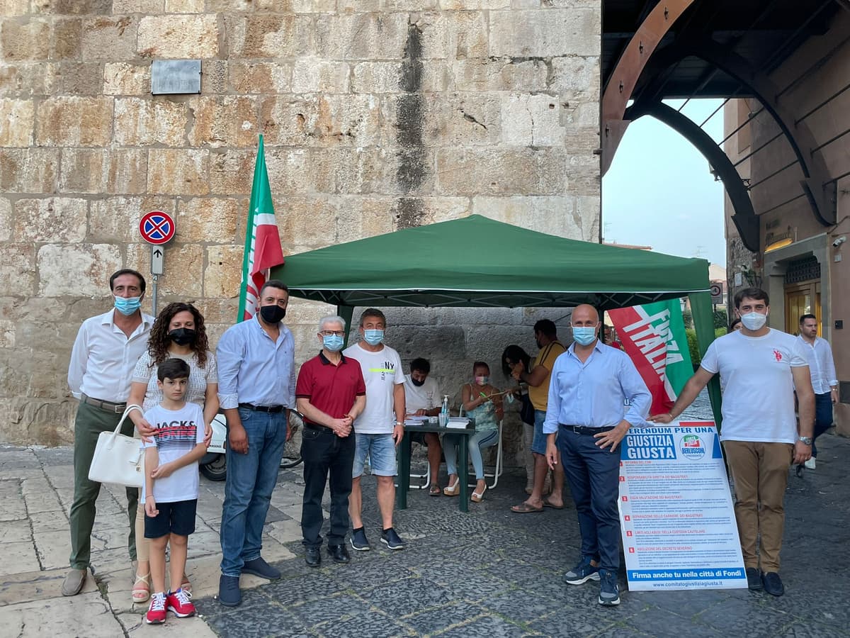 Fondi - Referendum sulla Giustizia: Continua la raccolta firme