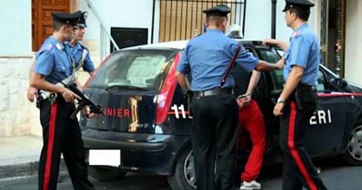 Due donne responsabili di rapina nella stazione ferroviaria, vittima narcotizzata con spray