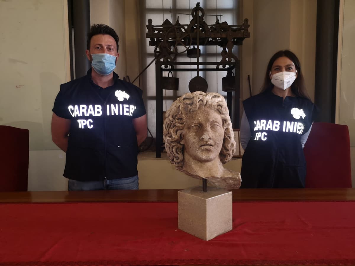 Fondi - restituita un’altra testa romana alla Città di Fondi