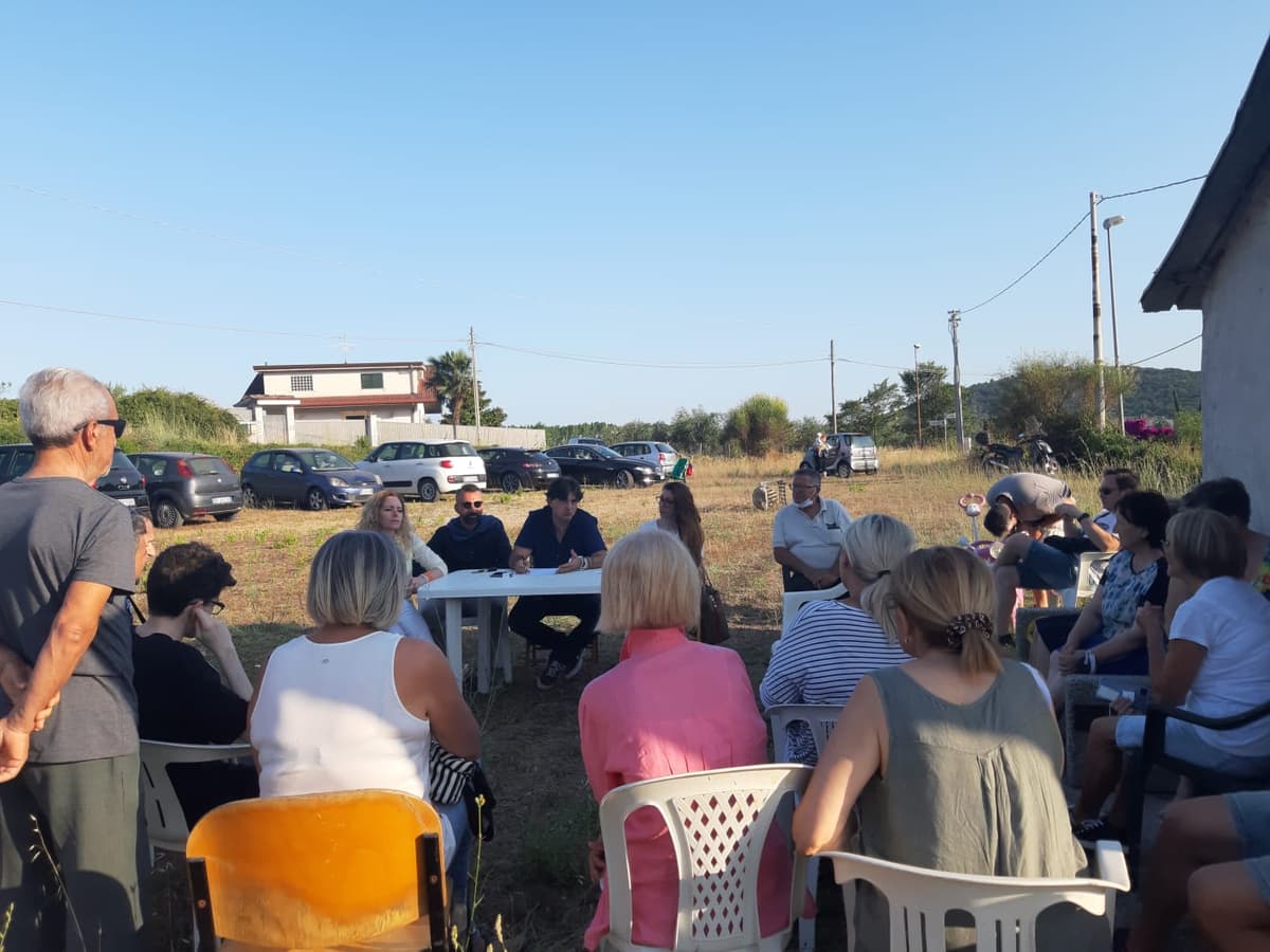 Minturno: Pino D'Amici incontra i residenti di Contrada Vaglio, ormai quartiere residenziale
