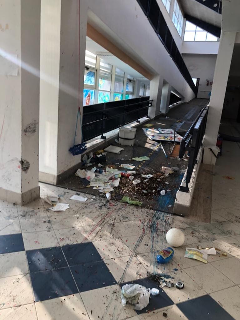 Formia, Penitro devastata la scuola elementare Giovanni Bosco