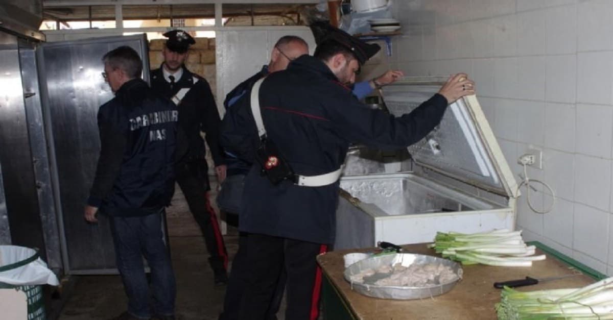 Scauri di Minturno: Cibo in cattivo stato di conservazione. Denunciato un 35enne