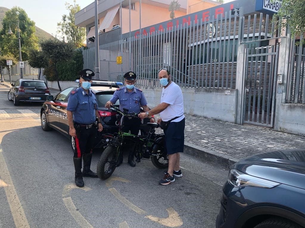 Sperlonga - Ladri di biciclette in azione