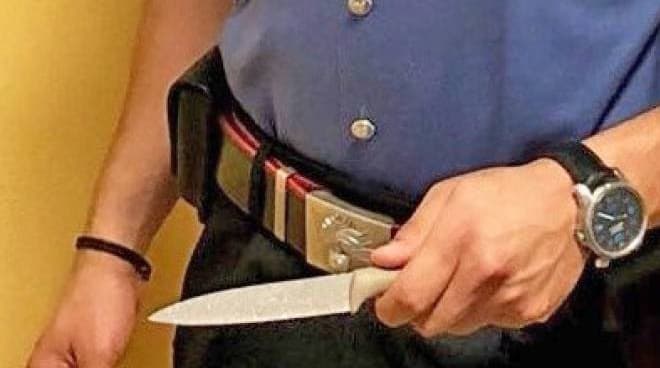 Accoltella il compagno. Arrestata una donna