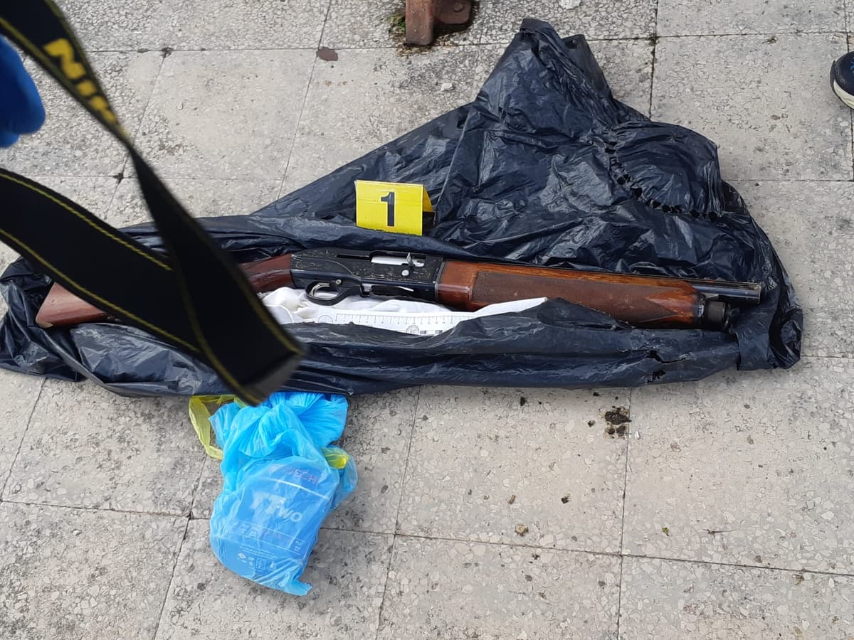 Polizia: arrestato noto pluripregiudicato 27enne deteneva illegalmente armi e munizioni