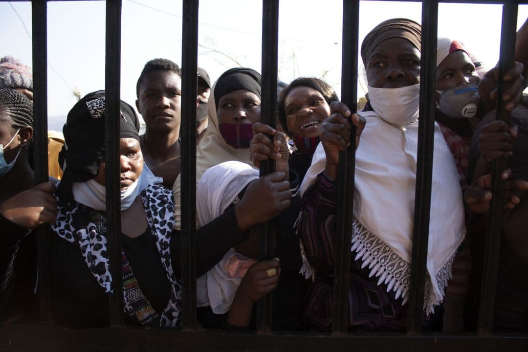 Quarta ondata e variante sudafricana: se l'umanità non si rende conto che nessuno si salva da solo