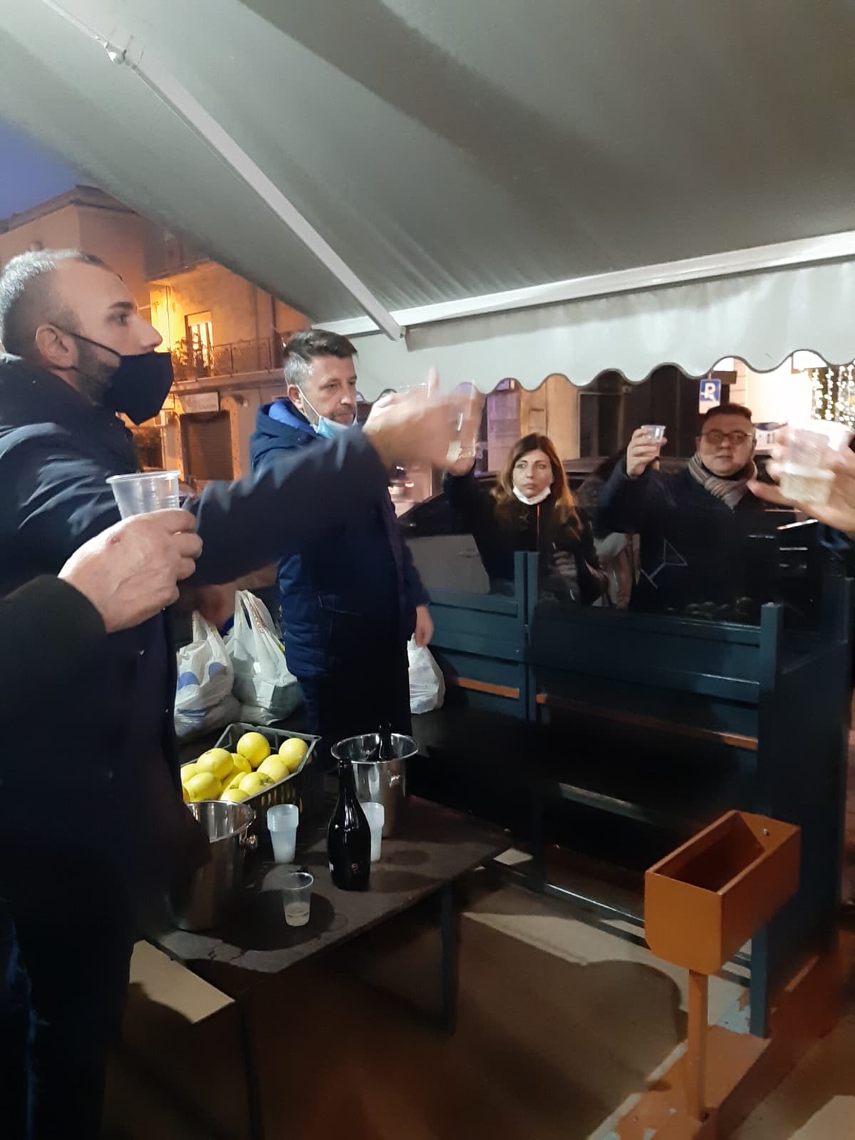 Scauri: Natale Tricolore settima edizione al Bar L'Arte del Caffè come solidarietà verso gli ultimi