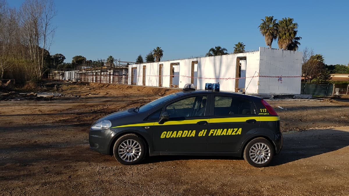 La Guardia di Finanza di Gaeta ha sequestrato un'area di 10.000 mq