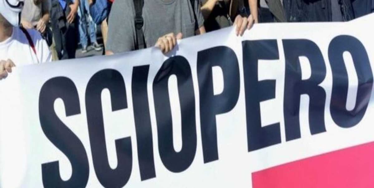 Sciopero 8 marzo 2022: scuola, treni, aerei, mezzi pubblici, molte sigle sindacali.
