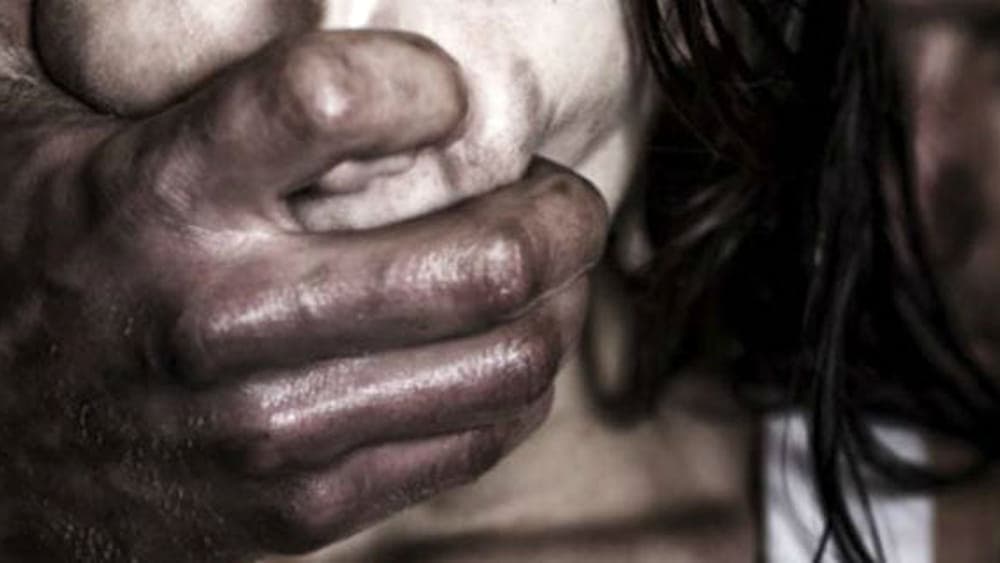 Formia, violenza sessuale su una minorenne
