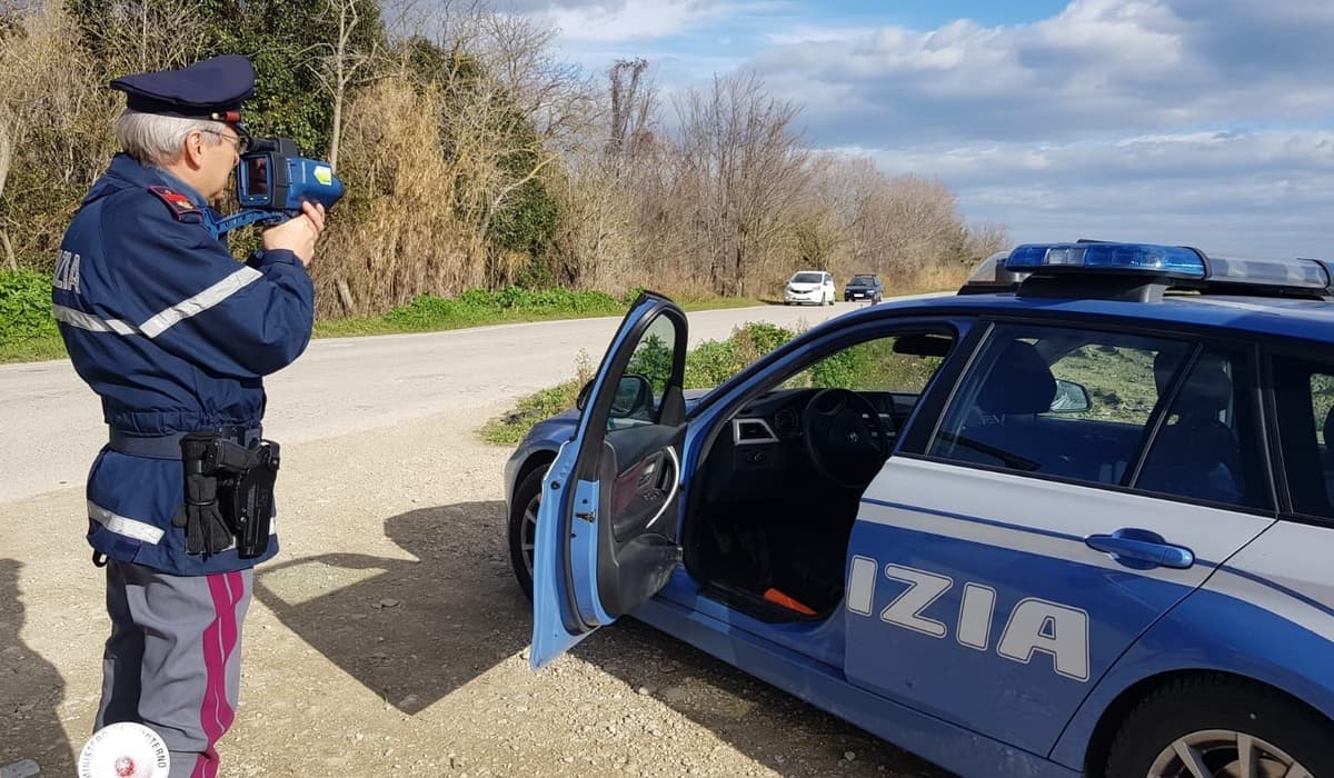 Controlli della Polizia, telelaser: controllati 750 veicoli