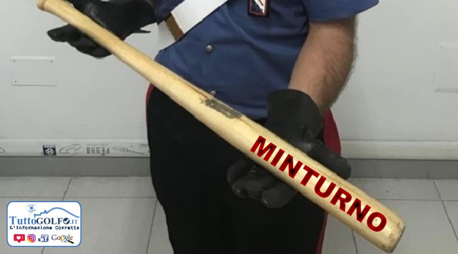Minturno: alla guida con una mazza da baseball in auto