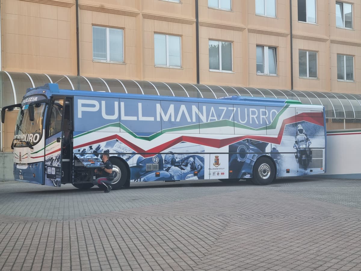 Polizia di Stato: Pullman Azzurro nelle nostre località per far conoscere la prevenzione e l'educazione stradale