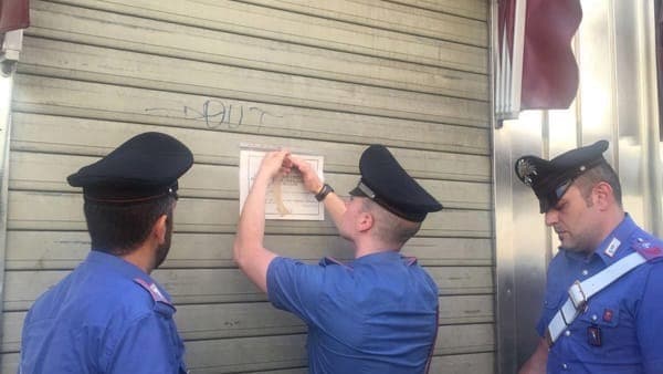 Liti al locale. I carabinieri sospendono l'attività