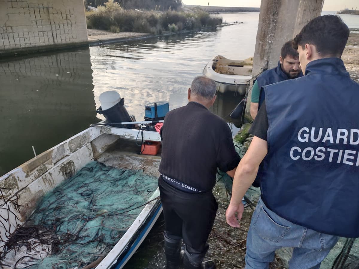 Guardia Costiera: sanzionate una motobarca da pesca professionale e un natante con pescatori sportivi