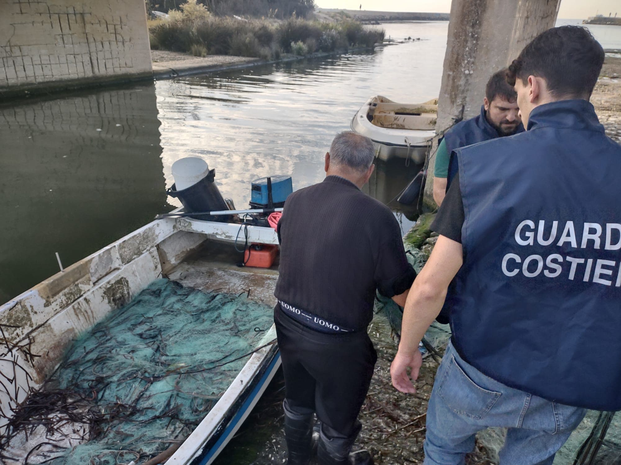 Guardia Costiera: sanzionate una motobarca da pesca professionale e un natante con pescatori sportivi