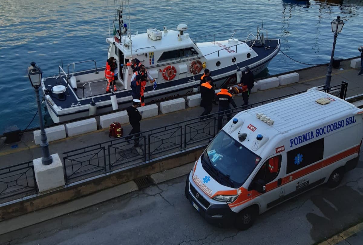 Gaeta, s'infortuna mentre pesca di fronte al litorale di Sant'Agostino