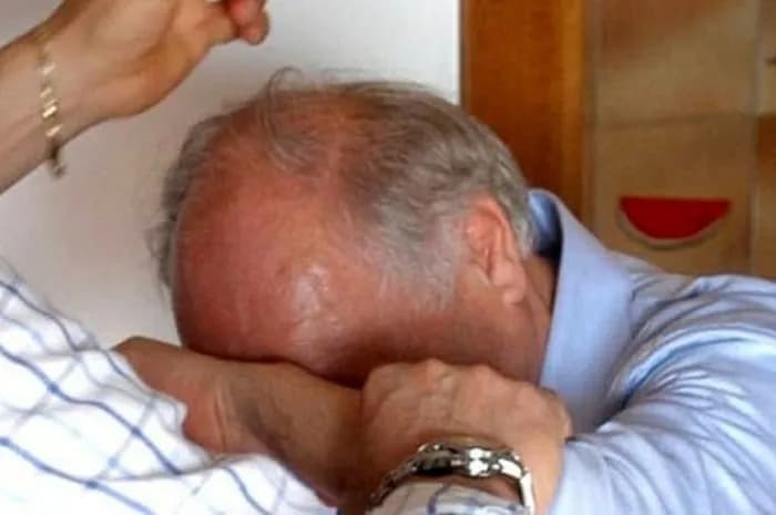 35enne in cura presso un centro di salute mentale colpisce con un fendente il padre