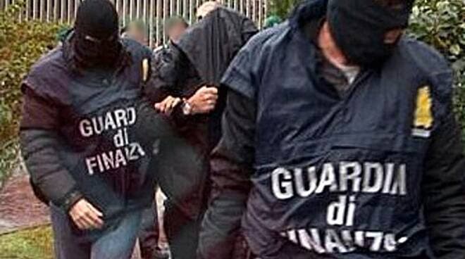 Sequestrati beni ad un imprenditore contiguo al clan della camorra per 290 milioni di euro