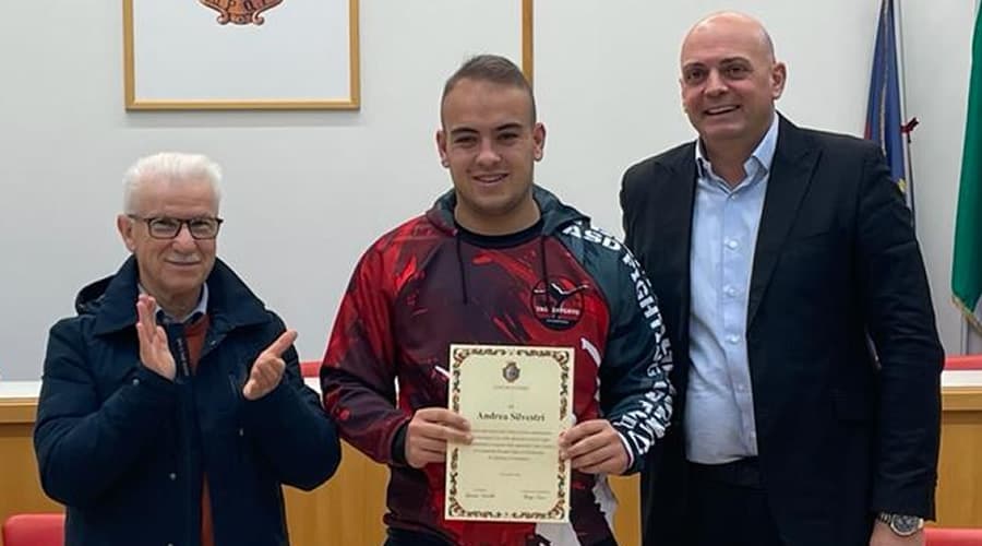 Kickboxing, il sindaco di Fondi premia la Asd Fighting Club