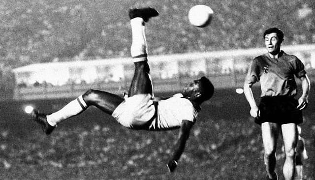 O Rei Pelè: sospesa la chemio, ora solo cure palliative. Il mondo sportivo col fiato sospeso per il più grande calciatore