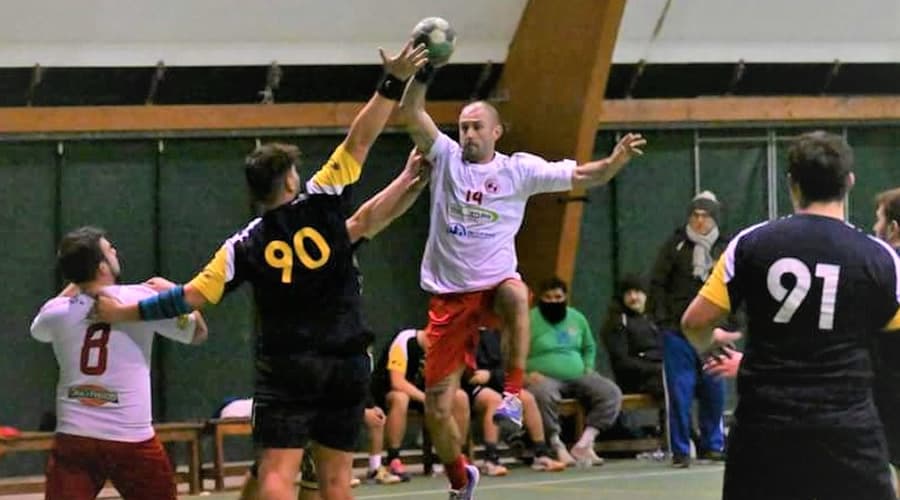 Pallamano, serie B: la Polisportiva Gaeta batte anche il Flavioni e rimane al comando