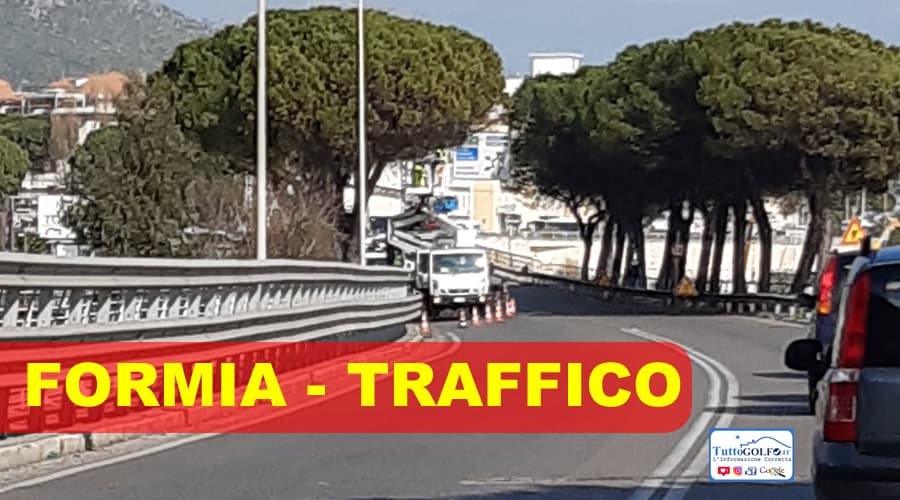 Formia, traffico tra le rotonde: avviata la potatura dei pini