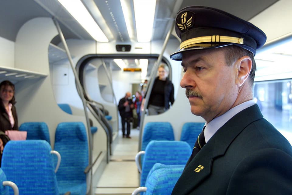 Trenitalia: maggiore rispetto verso gli over 70, niente bizantinismi