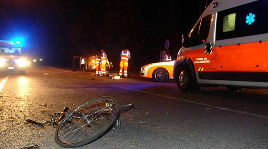 Fondi, investito un ciclista. E' stato elitrasportato presso l’ospedale San Camillo di Roma