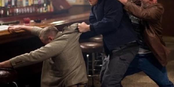 Ubriaco e molesto in un bar. Arrestato