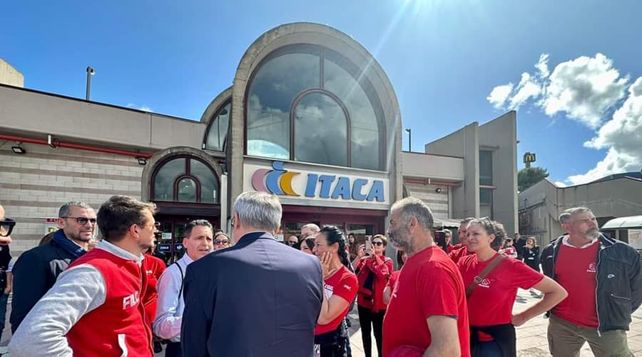 Oggi l'incontro tra i lavoratori della Filcams e il Segretario Generale della Cgil Maurizio Landini