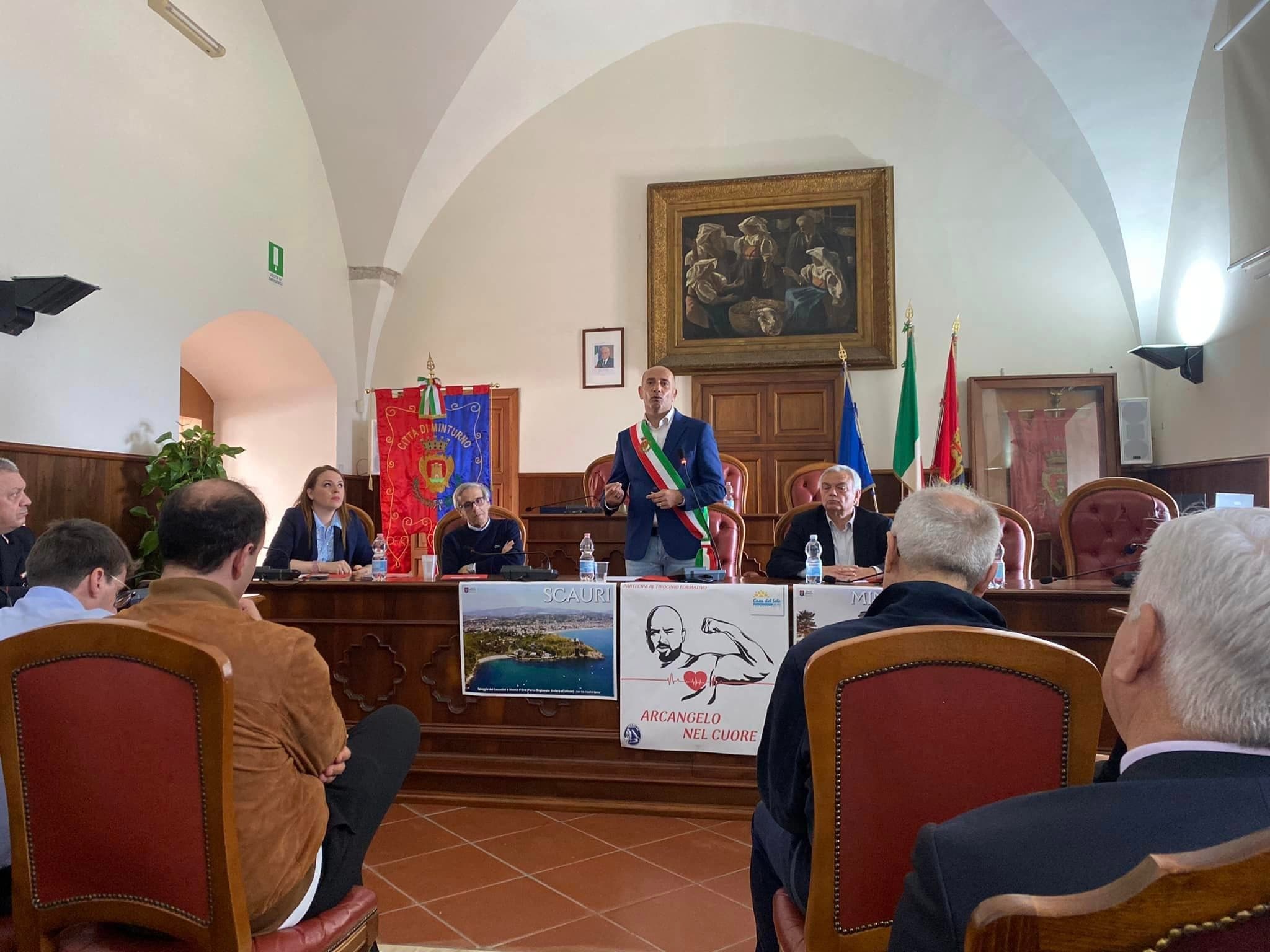 Maurizio Costa conquista Minturno con il bando borsa lavoro, il plauso di Stefanelli