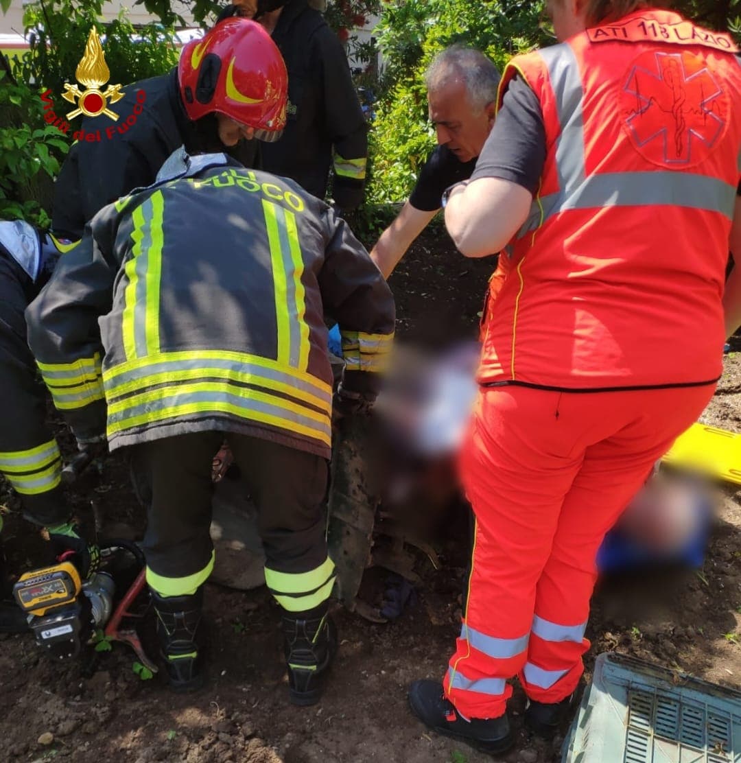 Minturno: vigili del fuoco salvano incidentato, poi elitrasportato