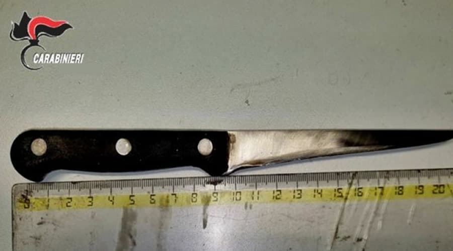 Provincia di Latina: in possesso di un coltello a serramanico di genere proibito