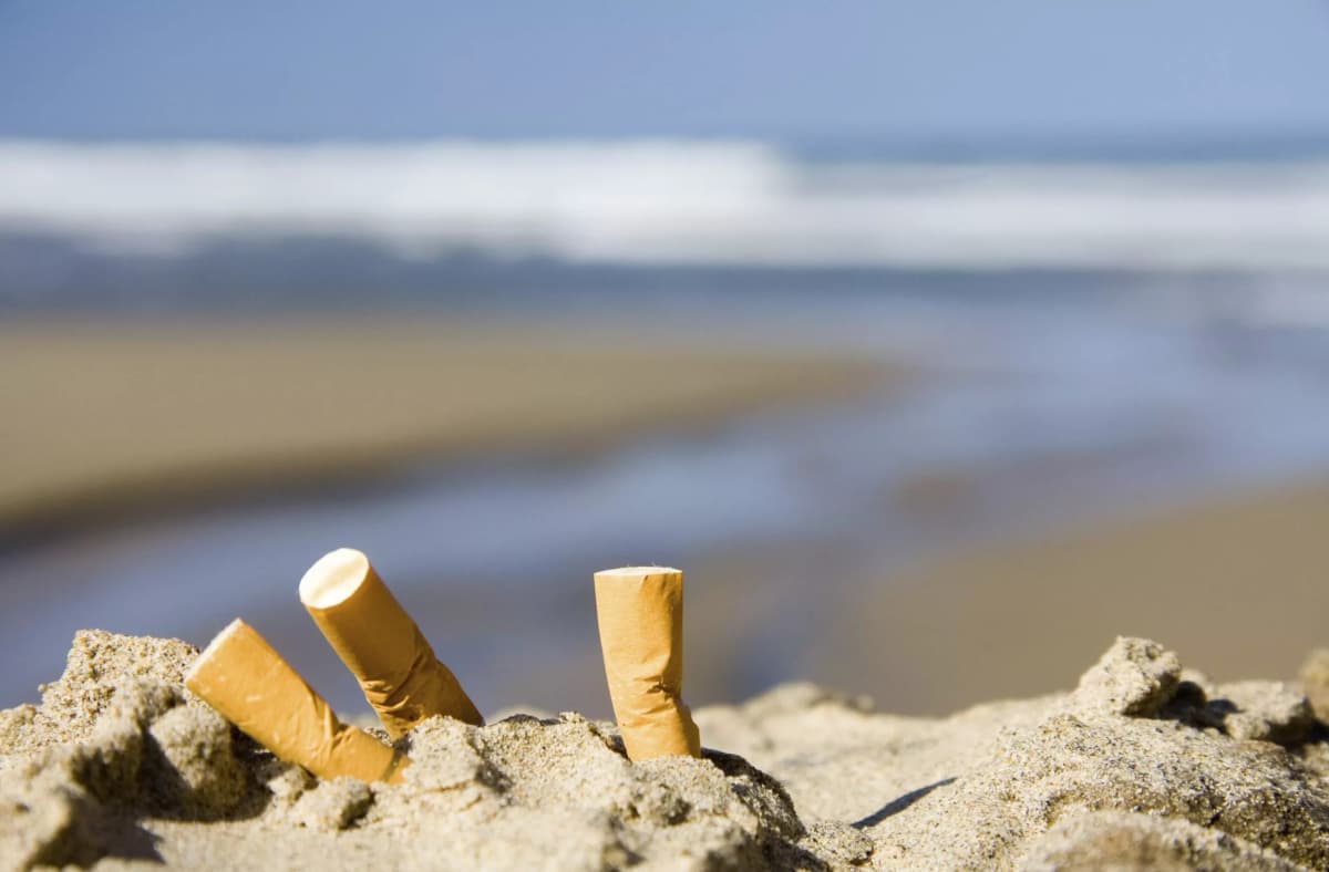 È consentito o meno fumare sulle spiagge italiane