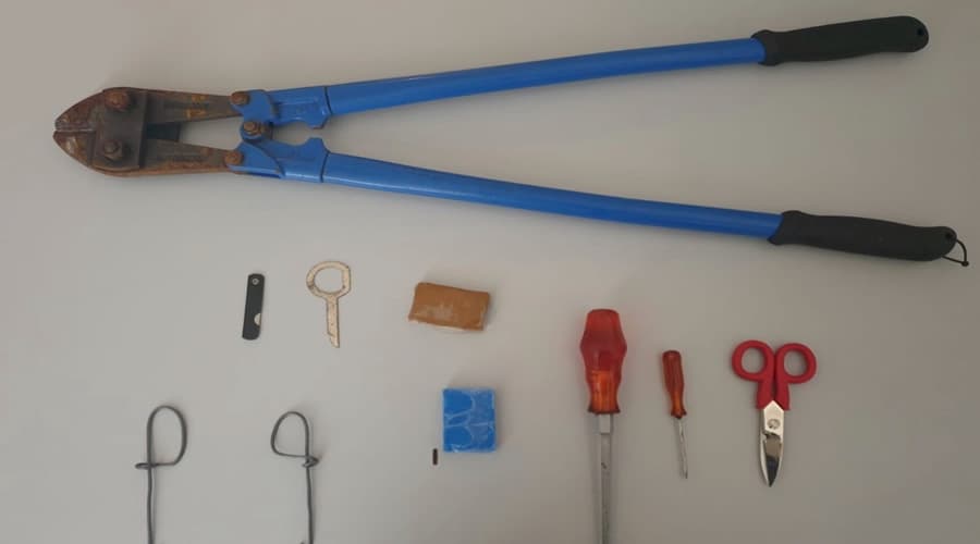 Trovati in possesso di oggetti atti allo scasso. Deferiti