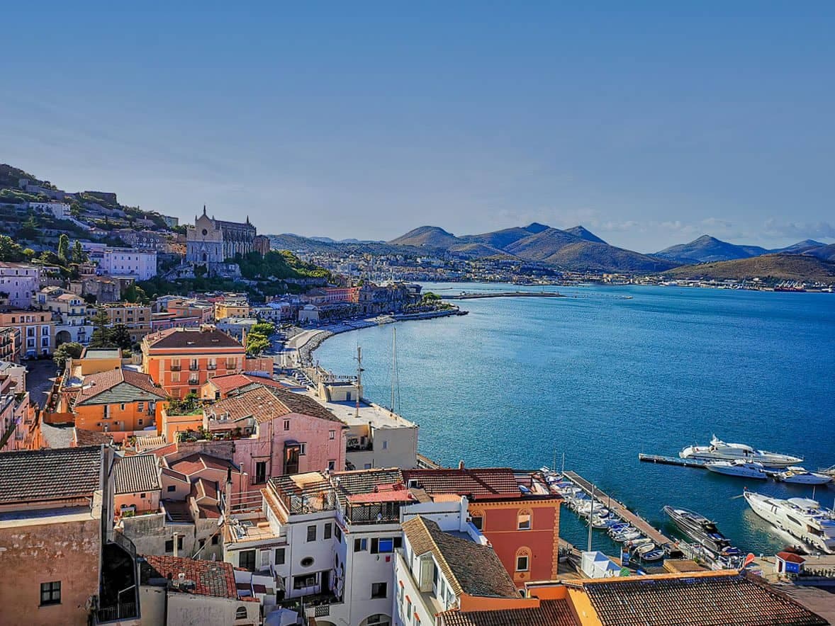 Gaeta: Swami 19 anni salva a Fontania un bambino di 4 anni con la manovra di Heimlich, i genitori la cercano per ringraziarla