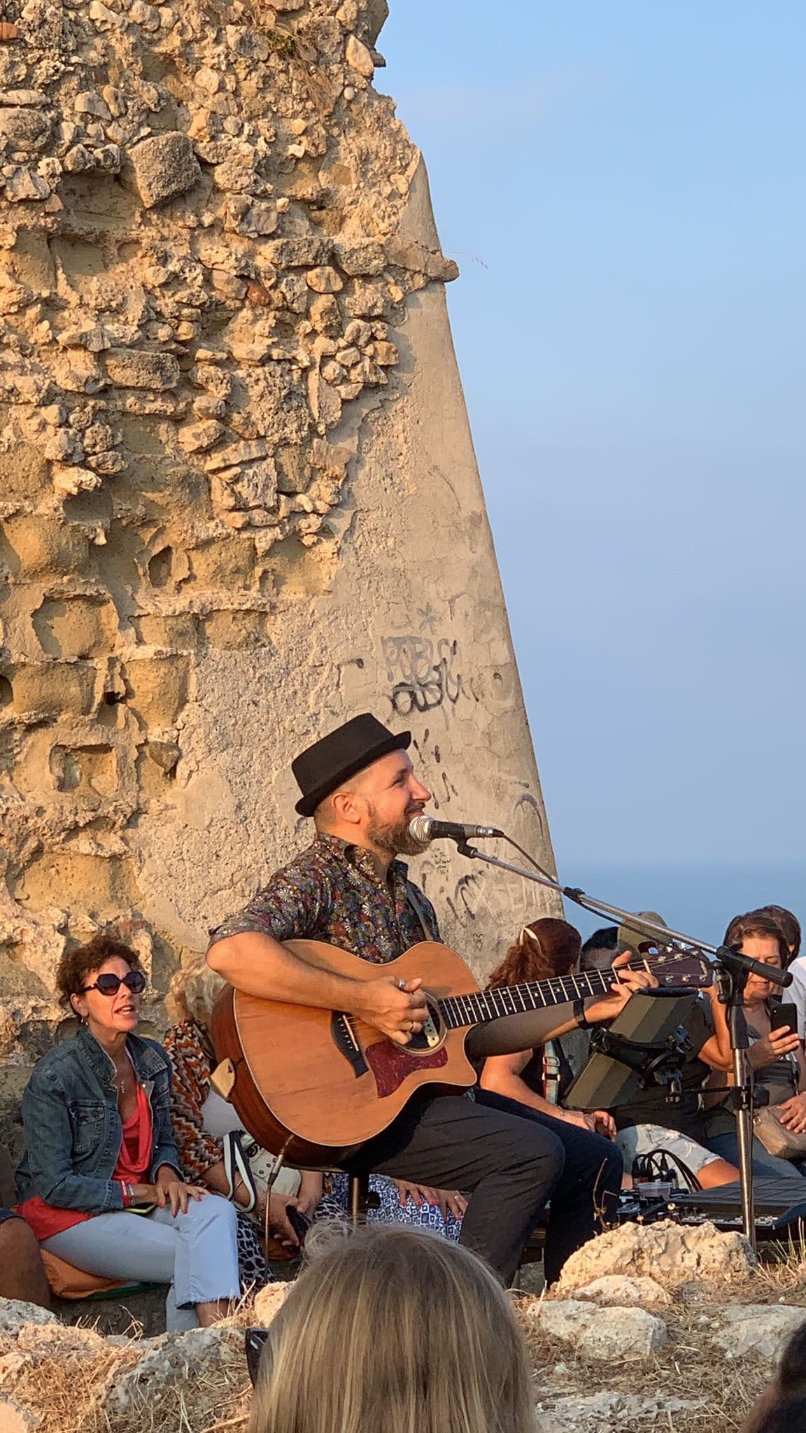 Concerto sulla Torre di Scauri, con Bucalone aspettando l'alba