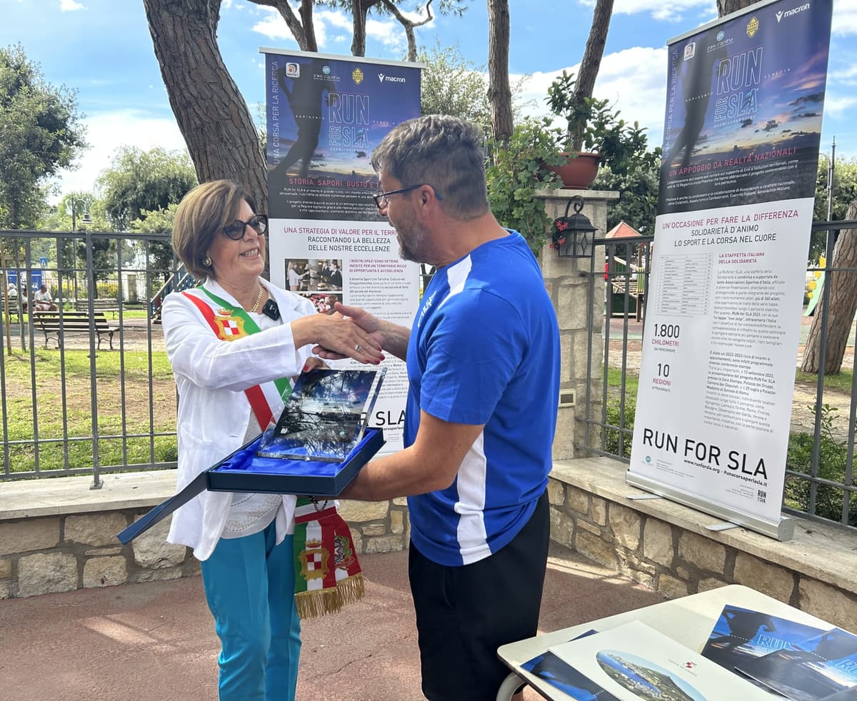Run For Sla, la "staffetta della solidarietà" fa tappa a Gaeta